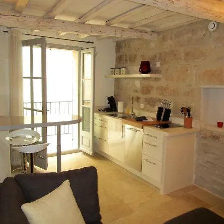 Laurier شقة Uzès